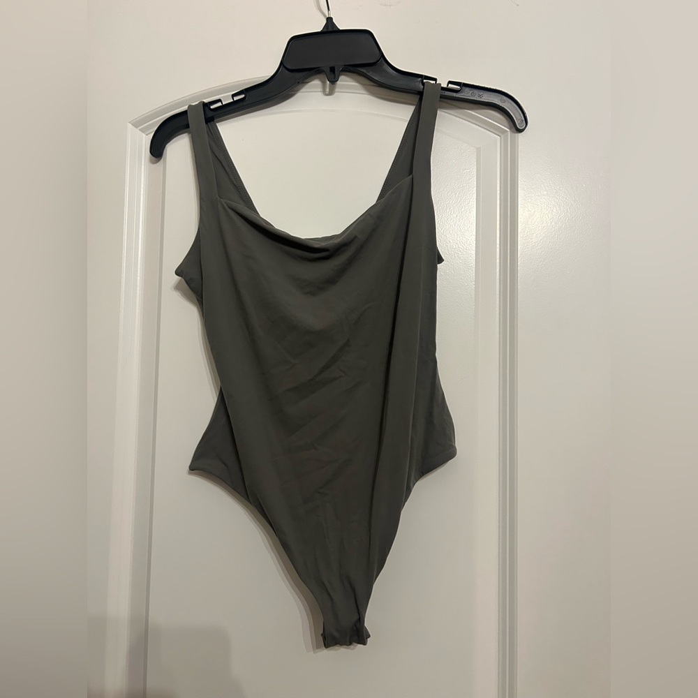 Skims Fits Everybody Square Bodysuit - Picture 2 of 4